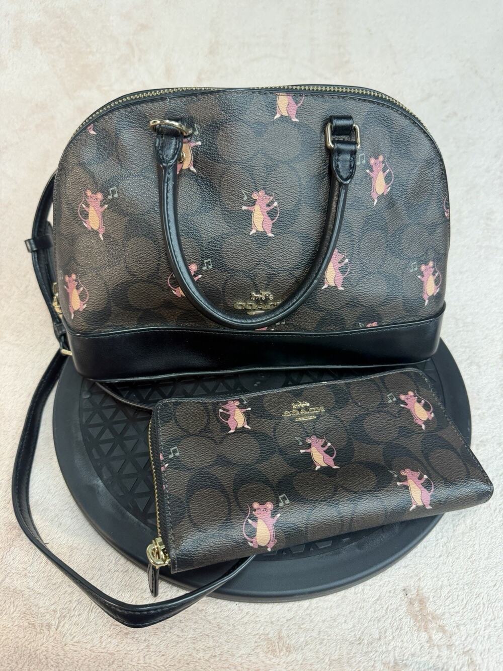 Coach 2019 Party Mouse Signature Crossbody Bag Wallet Set